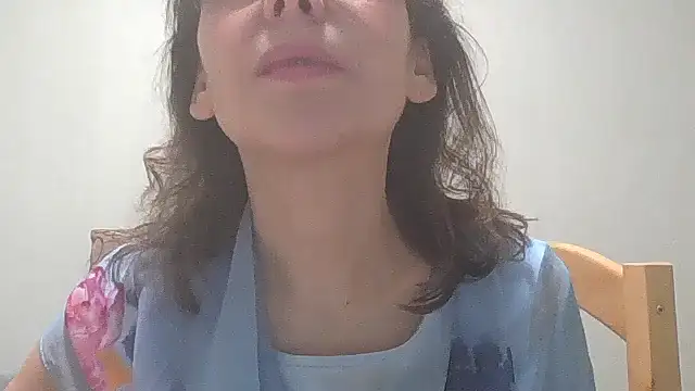 Snapshot of HollyJewel chatting on January 9, 2025, 5:43 pm HollyJewel online show from January 9, 2025, 5:43 pm