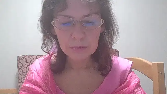 Snapshot of HollyJewel chatting on January 10, 2025, 7:43 pm HollyJewel online show from January 10, 2025, 7:43 pm