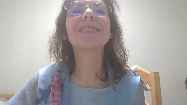 Snapshot of HollyJewel chatting on January 21, 2025, 9:15 pm HollyJewel online show from January 21, 2025, 9:15 pm