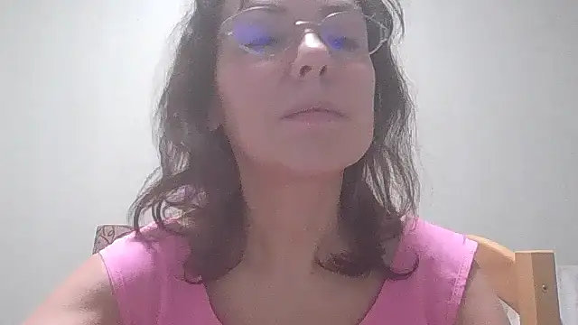 Snapshot of HollyJewel chatting on January 28, 2025, 7:53 pm HollyJewel online show from January 28, 2025, 7:53 pm