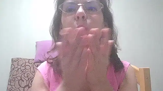 Snapshot of HollyJewel chatting on February 3, 2025, 5:35 pm HollyJewel online show from February 3, 2025, 5:35 pm