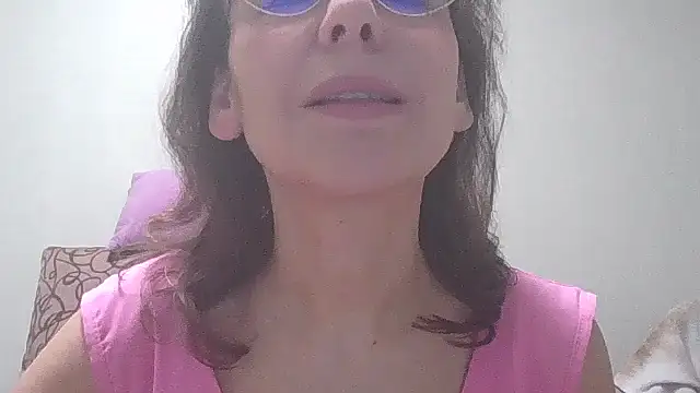 Snapshot of HollyJewel chatting on February 4, 2025, 5:45 pm HollyJewel online show from February 4, 2025, 5:45 pm