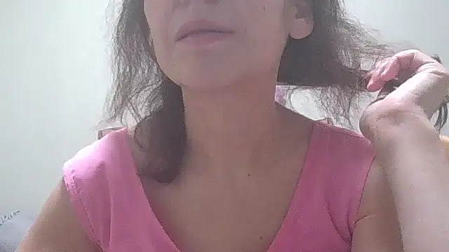 Snapshot of HollyJewel chatting on February 5, 2025, 4:25 pm HollyJewel online show from February 5, 2025, 4:25 pm