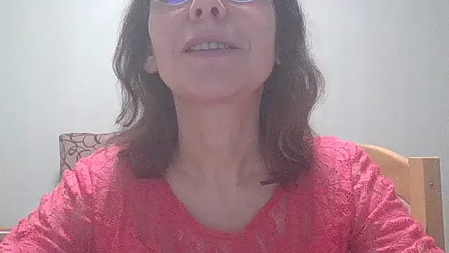 Snapshot of HollyJewel chatting on February 14, 2025, 7:33 pm HollyJewel online show from February 14, 2025, 7:33 pm