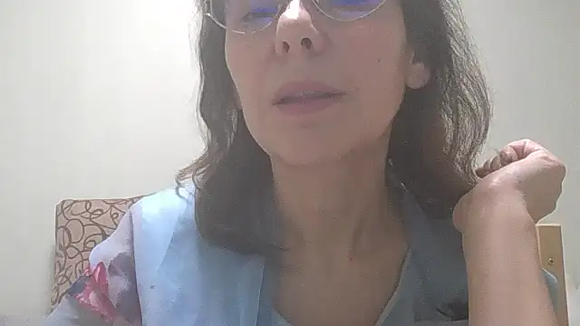 Snapshot of HollyJewel chatting on February 20, 2025, 7:52 pm HollyJewel online show from February 20, 2025, 7:52 pm