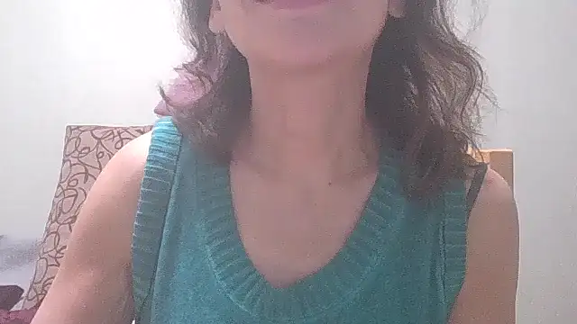 Snapshot of HollyJewel chatting on February 26, 2025, 5:28 pm HollyJewel online show from February 26, 2025, 5:28 pm