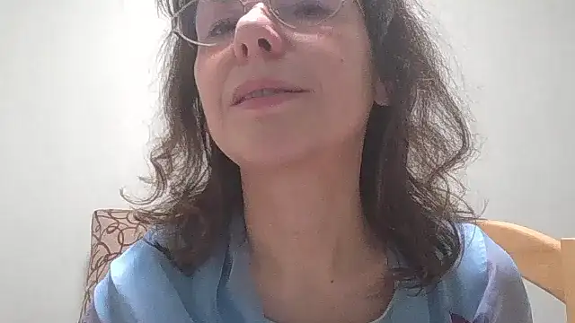 Snapshot of HollyJewel chatting on March 14, 2025, 8:49 pm HollyJewel online show from March 14, 2025, 8:49 pm