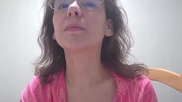 Snapshot of HollyJewel chatting on March 21, 2025, 4:40 pm HollyJewel online show from March 21, 2025, 4:40 pm