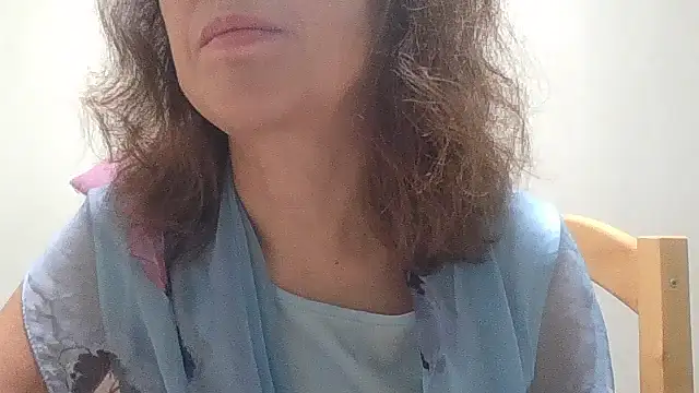 Snapshot of HollyJewel chatting on October 7, 2025, 2:58 pm HollyJewel online show from October 7, 2025, 2:58 pm