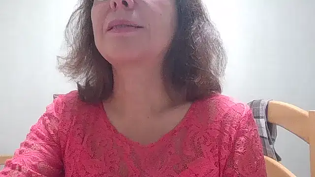 Snapshot of HollyJewel chatting on October 23, 2025, 4:50 pm HollyJewel online show from October 23, 2025, 4:50 pm