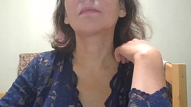 Snapshot of HollyJewel chatting on October 27, 2025, 5:06 pm HollyJewel online show from October 27, 2025, 5:06 pm