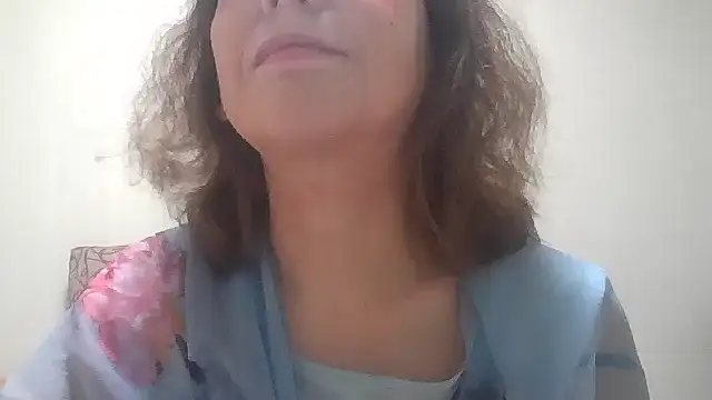 Snapshot of HollyJewel chatting on November 4, 2025, 6:07 pm HollyJewel online show from November 4, 2025, 6:07 pm