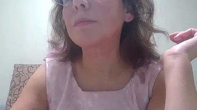 Snapshot of HollyJewel chatting on November 5, 2025, 6:08 pm HollyJewel online show from November 5, 2025, 6:08 pm