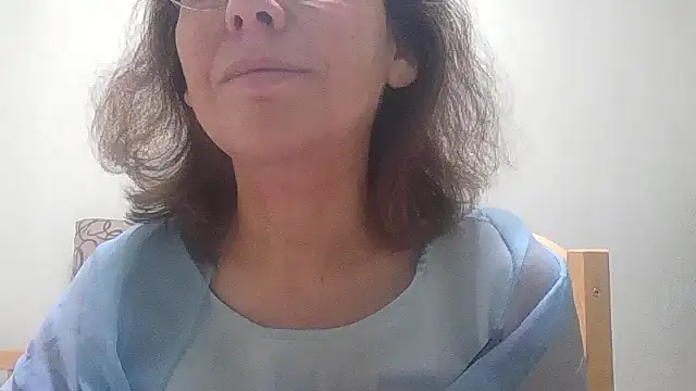 Snapshot of HollyJewel chatting on November 6, 2025, 5:14 pm HollyJewel online show from November 6, 2025, 5:14 pm