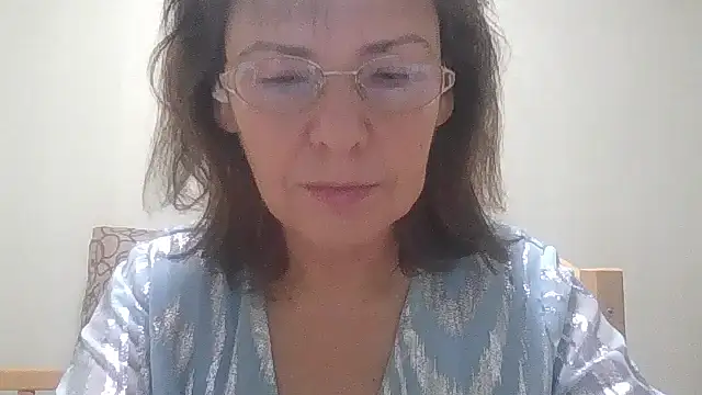 Snapshot of HollyJewel chatting on November 17, 2025, 4:13 pm HollyJewel online show from November 17, 2025, 4:13 pm