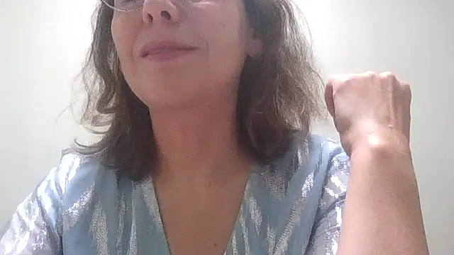 Snapshot of HollyJewel chatting on November 18, 2025, 7:07 pm HollyJewel online show from November 18, 2025, 7:07 pm