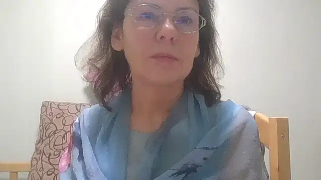 Snapshot of HollyJewel chatting on November 27, 2025, 3:25 pm HollyJewel online show from November 27, 2025, 3:25 pm