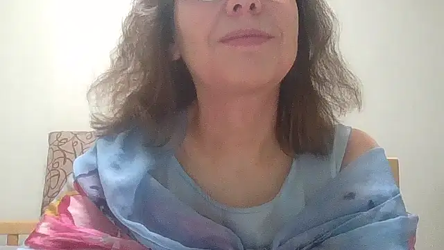 Snapshot of HollyJewel chatting on December 2, 2025, 6:47 pm HollyJewel online show from December 2, 2025, 6:47 pm