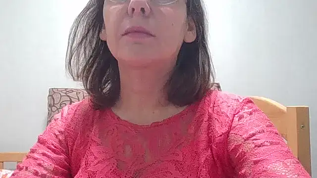 Snapshot of HollyJewel chatting on December 15, 2025, 3:27 pm HollyJewel online show from December 15, 2025, 3:27 pm