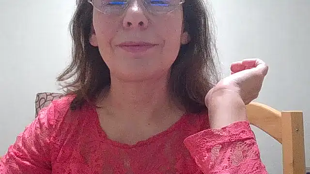 Snapshot of HollyJewel chatting on December 21, 2025, 6:15 pm HollyJewel online show from December 21, 2025, 6:15 pm