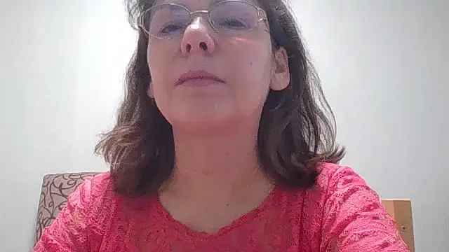 Snapshot of HollyJewel chatting on December 22, 2025, 12:24 pm HollyJewel online show from December 22, 2025, 12:24 pm