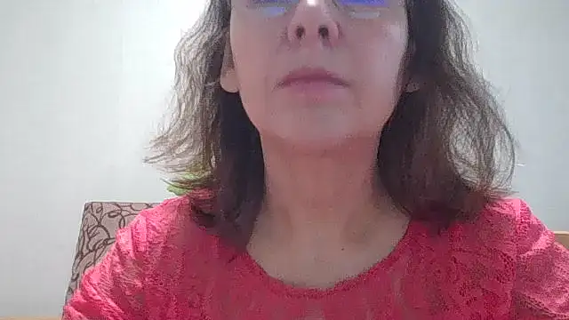 Snapshot of HollyJewel chatting on December 23, 2025, 9:40 am HollyJewel online show from December 23, 2025, 9:40 am