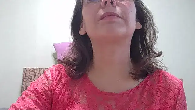 Snapshot of HollyJewel chatting on February 12, 2026, 12:44 pm HollyJewel online show from February 12, 2026, 12:44 pm