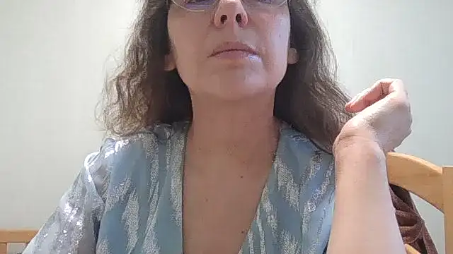 Snapshot of HollyJewel chatting on March 6, 2026, 1:29 pm HollyJewel online show from March 6, 2026, 1:29 pm