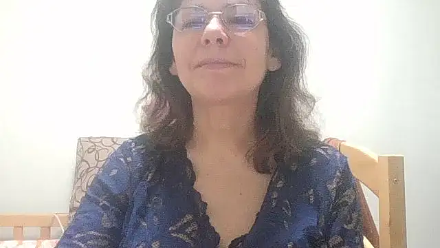 Snapshot of HollyJewel chatting on March 9, 2026, 4:44 pm HollyJewel online show from March 9, 2026, 4:44 pm