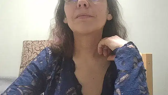 Snapshot of HollyJewel chatting on March 16, 2026, 4:33 pm HollyJewel online show from March 16, 2026, 4:33 pm