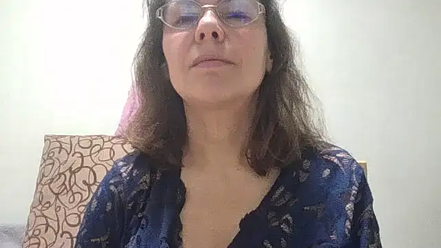 Snapshot of HollyJewel chatting on March 26, 2026, 5:18 pm HollyJewel online show from March 26, 2026, 5:18 pm