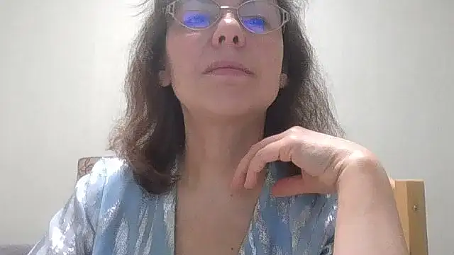 Snapshot of HollyJewel chatting on March 27, 2026, 4:51 pm HollyJewel online show from March 27, 2026, 4:51 pm