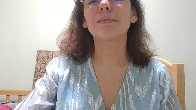 Snapshot of HollyJewel chatting on March 31, 2026, 4:18 pm HollyJewel online show from March 31, 2026, 4:18 pm