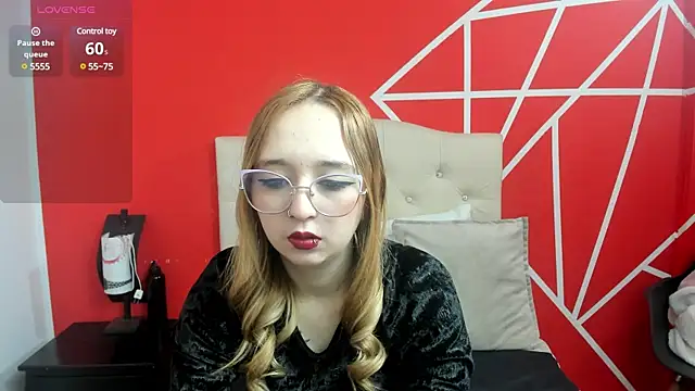 Snapshot of Liaroberts1 chatting on January 10, 2025, 12:04 pm Liaroberts1 online show from January 10, 2025, 12:04 pm