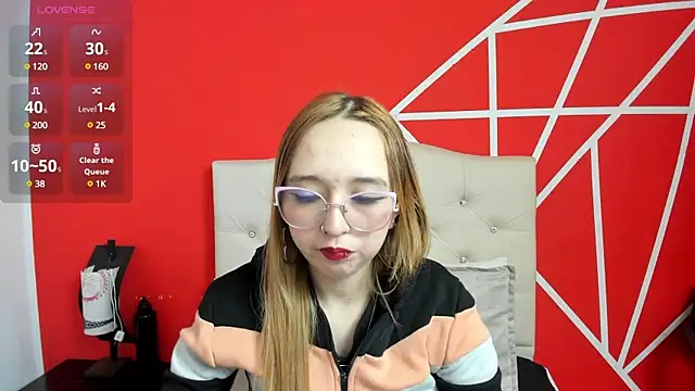 Snapshot of Liaroberts1 chatting on January 15, 2025, 12:04 pm Liaroberts1 online show from January 15, 2025, 12:04 pm