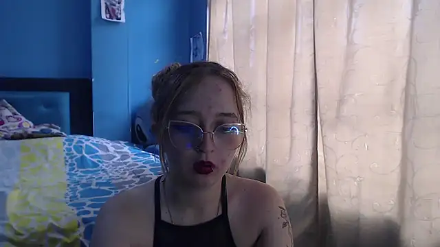 Snapshot of Liaroberts1 chatting on January 28, 2025, 3:46 pm Liaroberts1 online show from January 28, 2025, 3:46 pm