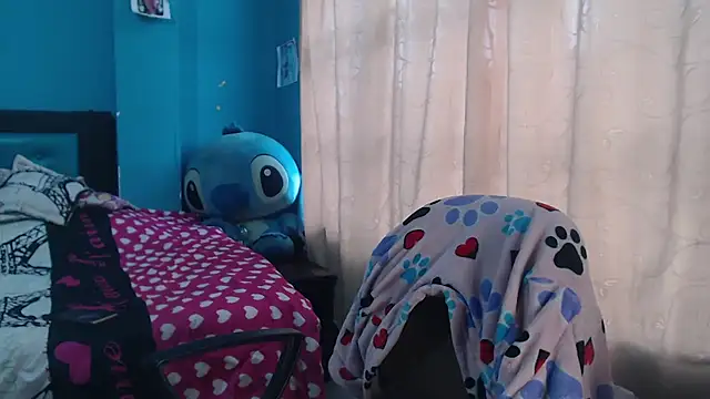 Snapshot of Liaroberts1 chatting on February 11, 2025, 12:05 pm Liaroberts1 online show from February 11, 2025, 12:05 pm