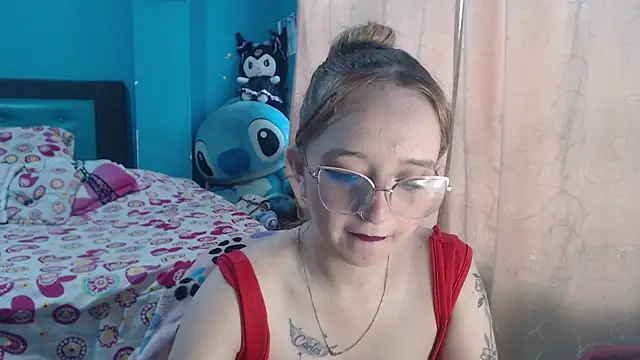 Snapshot of Liaroberts1 chatting on February 26, 2025, 11:52 am Liaroberts1 online show from February 26, 2025, 11:52 am