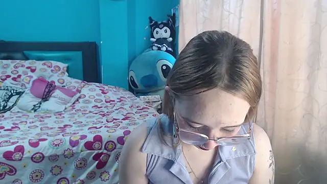 Snapshot of Liaroberts1 chatting on February 28, 2025, 11:58 am Liaroberts1 online show from February 28, 2025, 11:58 am