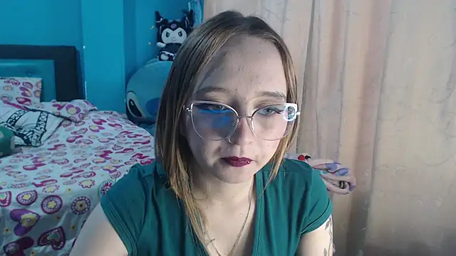 Snapshot of Liaroberts1 chatting on March 4, 2025, 11:51 am Liaroberts1 online show from March 4, 2025, 11:51 am