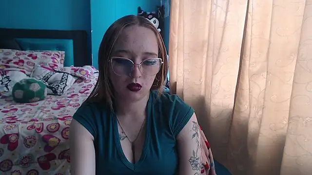 Snapshot of Liaroberts1 chatting on March 4, 2025, 2:53 pm Liaroberts1 online show from March 4, 2025, 2:53 pm