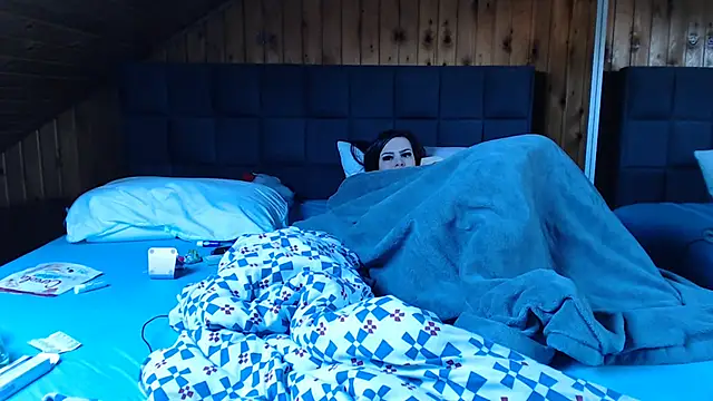 BoeseMoni1998 online show from February 2, 2025, 1:19 pm