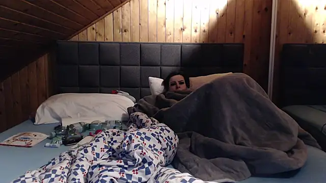 BoeseMoni1998 online show from February 2, 2025, 8:19 pm