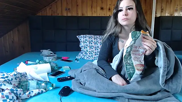 BoeseMoni1998 online show from March 17, 2025, 11:00 am