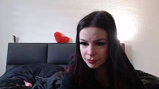 BoeseMoni1998 online show from April 28, 2026, 6:29 am