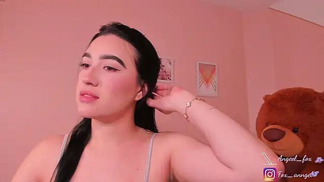 angeel fox online show from September 17, 2025, 4:03 am