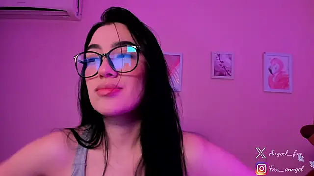 angeel fox online show from April 13, 2026, 4:51 am