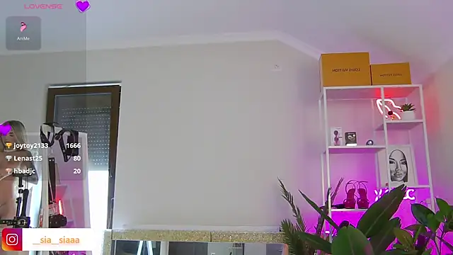 Snapshot of ArianaArianna chatting on May 11, 2026, 2:45 pm ArianaArianna online show from May 11, 2026, 2:45 pm
