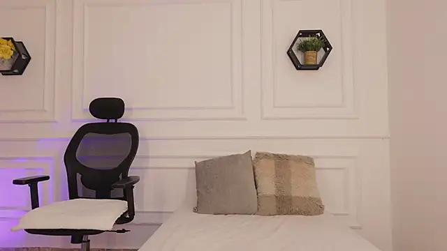 Snapshot of meloddysky chatting on February 18, 2026, 4:03 pm meloddysky online show from February 18, 2026, 4:03 pm