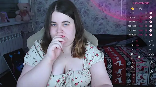 Estelle Hicks online show from December 15, 2025, 6:34 pm